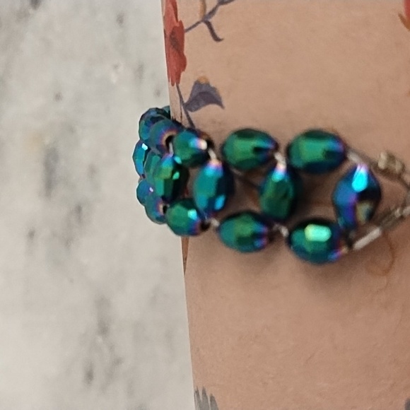 Vintage Brass Wire Woven Iridescent Green Faceted Beads Toggle Clasp - Picture 10 of 11